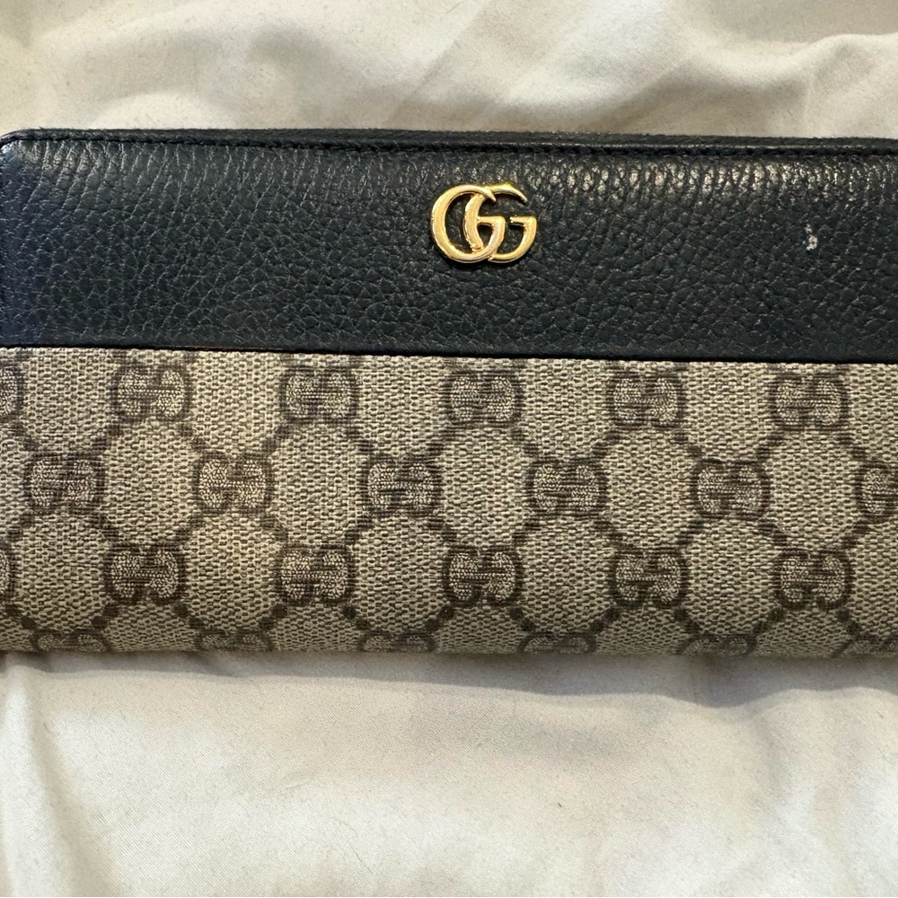 Gucci Beige GG Supreme Canvas Wallet with Black Leather Trim